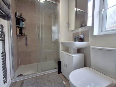 4 bedroom Semi-detached house for sale in Bates Close, Bourne, PE10