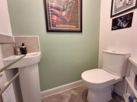 4 bedroom Semi-detached house for sale in Bates Close, Bourne, PE10