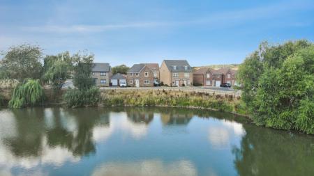 4 bedroom Semi-detached house for sale in Bates Close, Bourne, PE10
