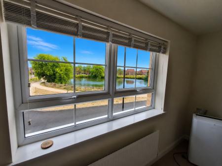 4 bedroom Semi-detached house for sale in Bates Close, Bourne, PE10