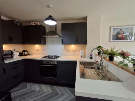 4 bedroom Semi-detached house for sale in Bates Close, Bourne, PE10