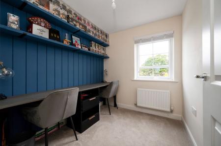 5 bedroom Detached house for sale in Butterfield Gardens, Bourne, PE10