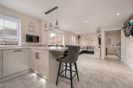5 bedroom Detached house for sale in Butterfield Gardens, Bourne, PE10