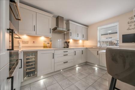 5 bedroom Detached house for sale in Butterfield Gardens, Bourne, PE10