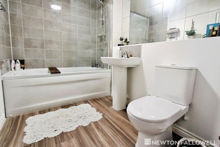 3 bedroom Semi-detached house to let in Great Leighs, Bourne, PE10