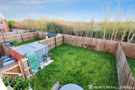 3 bedroom Semi-detached house to let in Great Leighs, Bourne, PE10