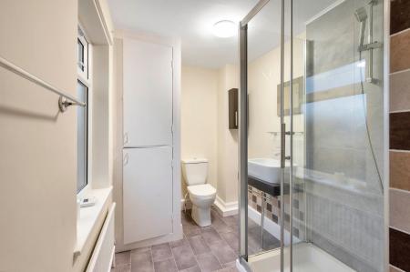 2 bedroom Terraced House to let in Victoria Place, Bourne, PE10