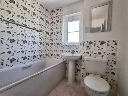 3 bedroom Detached house to let in Shelsley Walsh Rise, Bourne, PE10