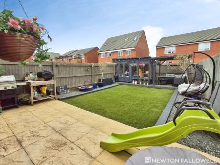 3 bedroom End of terrace house for sale in Spa Chase, Bourne, PE10