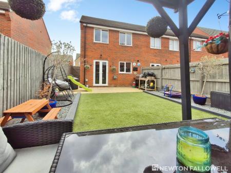3 bedroom End of terrace house for sale in Spa Chase, Bourne, PE10
