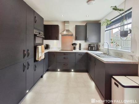 3 bedroom End of terrace house for sale in Spa Chase, Bourne, PE10