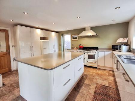 4 bedroom Detached house for sale in Gladstone Street, Bourne, PE10