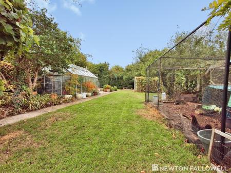 4 bedroom Detached house for sale in Gladstone Street, Bourne, PE10
