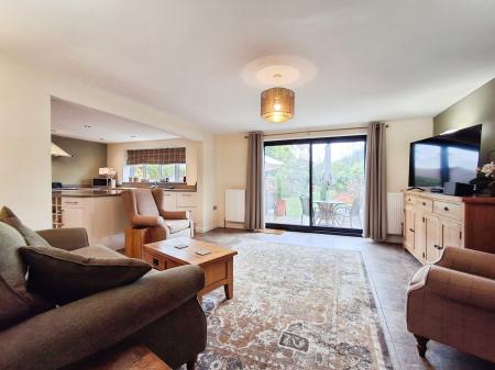 4 bedroom Detached house for sale in Gladstone Street, Bourne, PE10
