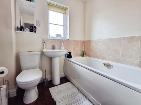 3 bedroom Semi-detached house for sale in Brooklands Way, Bourne, PE10