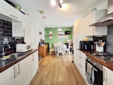 3 bedroom Semi-detached house for sale in Brooklands Way, Bourne, PE10