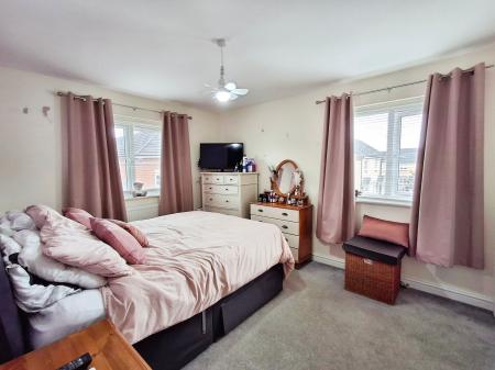 3 bedroom Semi-detached house for sale in Brooklands Way, Bourne, PE10