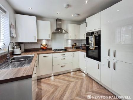 3 bedroom End of terrace house for sale in Watkins Glen Court, Bourne, PE10