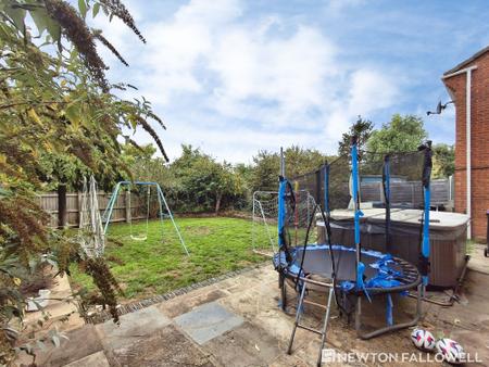 4 bedroom Detached house for sale in Piccadilly Way, Morton, PE10