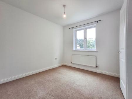 3 bedroom Semi-detached house for sale in Hawk Crescent, Bourne, PE10