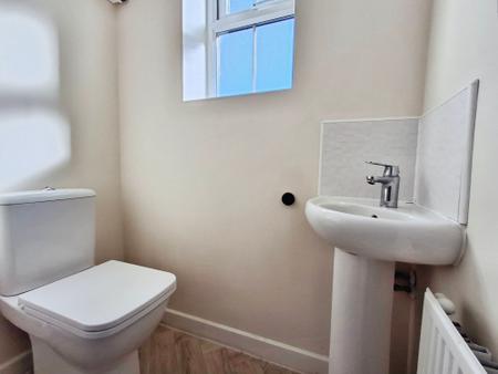 2 bedroom End of terrace house for sale in Warwick Close, Bourne, PE10