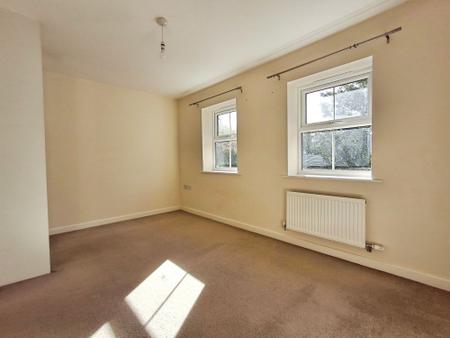 2 bedroom End of terrace house for sale in Warwick Close, Bourne, PE10
