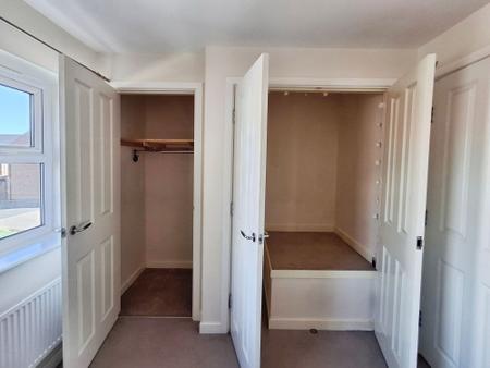 2 bedroom End of terrace house for sale in Warwick Close, Bourne, PE10