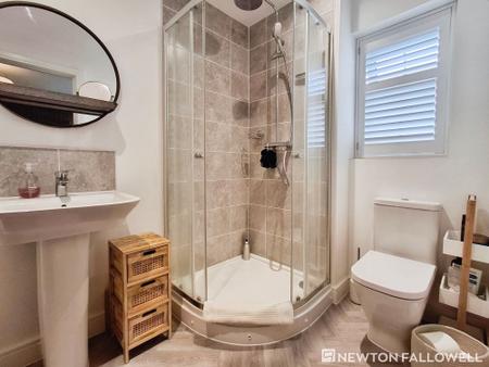 4 bedroom Semi-detached house to let in Orchard Way, Corby Glen, NG33