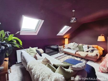 4 bedroom Semi-detached house to let in Orchard Way, Corby Glen, NG33
