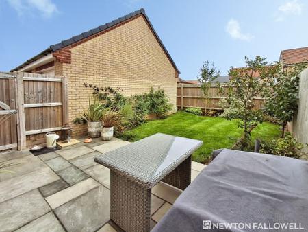4 bedroom Semi-detached house to let in Orchard Way, Corby Glen, NG33