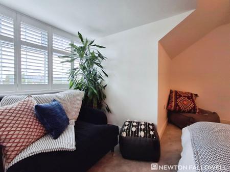 4 bedroom Semi-detached house to let in Orchard Way, Corby Glen, NG33