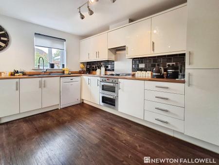 4 bedroom Detached house for sale in The Gables, Bourne, PE10