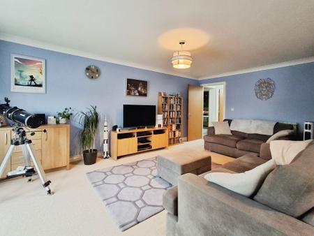 2 bedroom Flat for sale in Falcon Way, Falcon Court Falcon Way, PE10