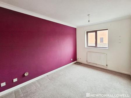 3 bedroom Semi-detached house for sale in Essex Way, Bourne, PE10