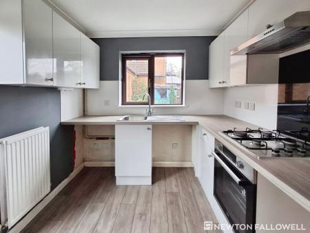 3 bedroom Semi-detached house for sale in Essex Way, Bourne, PE10