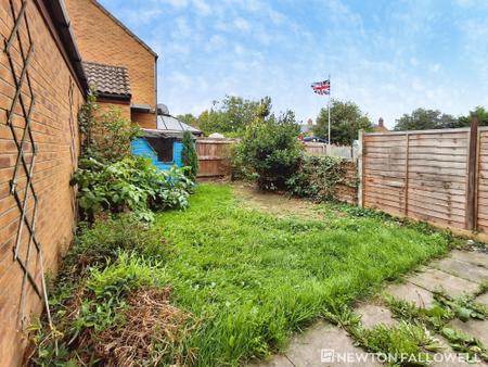 3 bedroom Semi-detached house for sale in Essex Way, Bourne, PE10