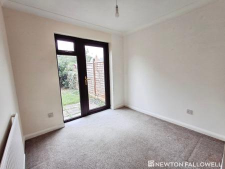 3 bedroom Semi-detached house for sale in Essex Way, Bourne, PE10