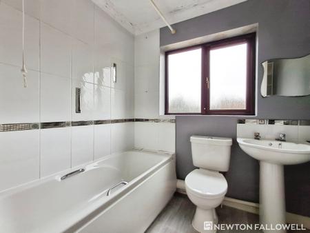 3 bedroom Semi-detached house for sale in Essex Way, Bourne, PE10