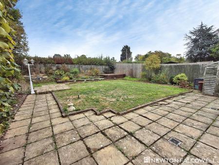 4 bedroom Detached house for sale in Lound Road, Toft, PE10