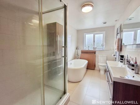 4 bedroom Detached house for sale in Lound Road, Toft, PE10