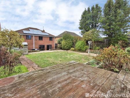 4 bedroom Detached house for sale in Lound Road, Toft, PE10
