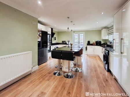 4 bedroom Detached house for sale in Lound Road, Toft, PE10