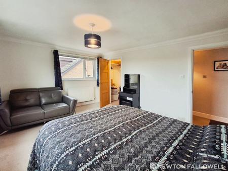 4 bedroom Detached house for sale in Lound Road, Toft, PE10