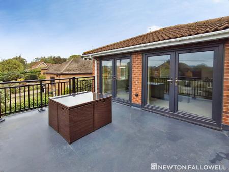 4 bedroom Detached house for sale in Lound Road, Toft, PE10