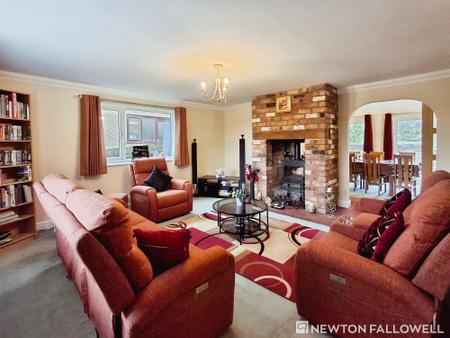 4 bedroom Detached house for sale in Lound Road, Toft, PE10