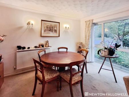 3 bedroom Detached house for sale in Waterside Close, Bourne, PE10