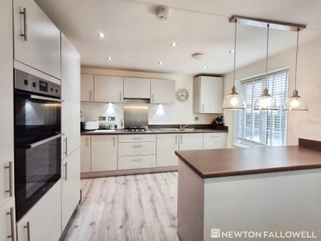 4 bedroom Detached house for sale in Spa Chase, Bourne, PE10