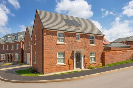 Warner Green, Bourne, PE10