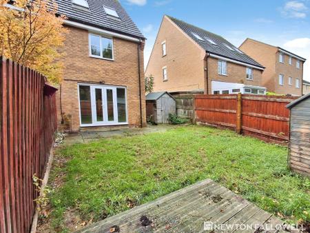 3 bedroom Semi-detached house for sale in Newbury Crescent, Bourne, PE10