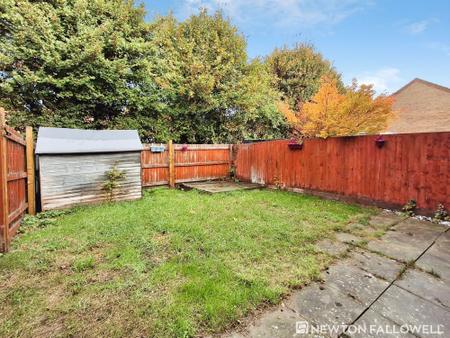 3 bedroom Semi-detached house for sale in Newbury Crescent, Bourne, PE10